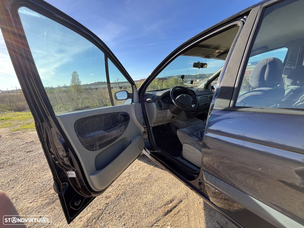 Renault Scénic 1.4 16V - 9