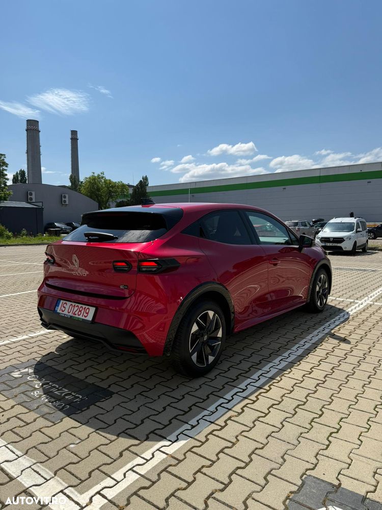 Renault Clio VI E-Tech 160 HEV Techno - 8