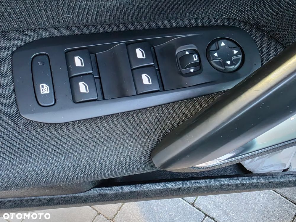 Peugeot 308 SW 17-21 - 16