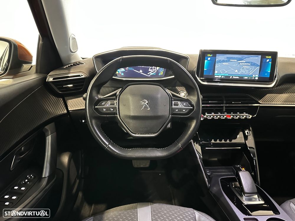 Peugeot e-2008 Allure - 17