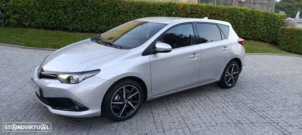 Toyota Auris 1.4 D-4D Com. +P.Techno+P.Sport - 1