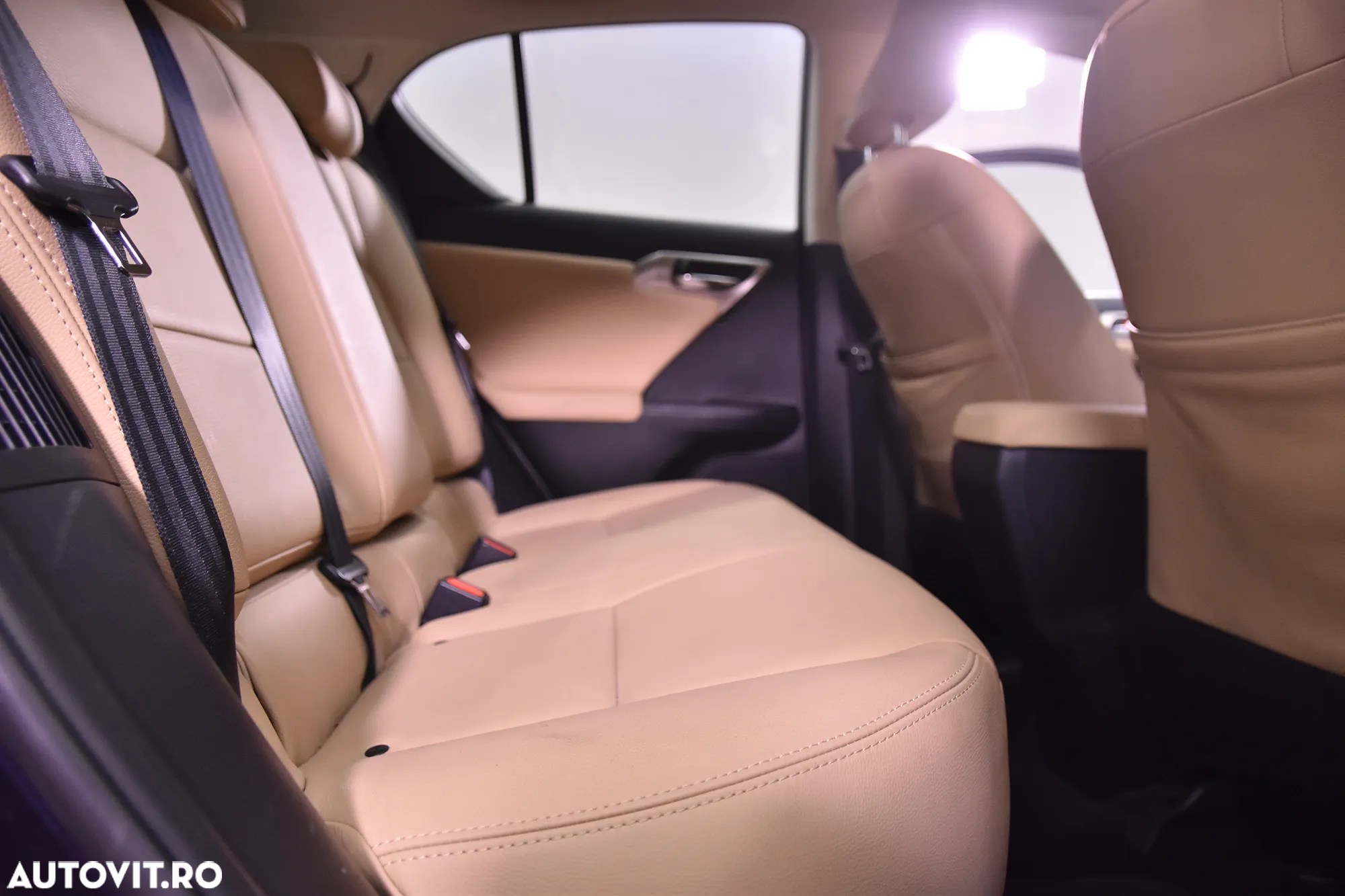 Lexus CT 200h - 12