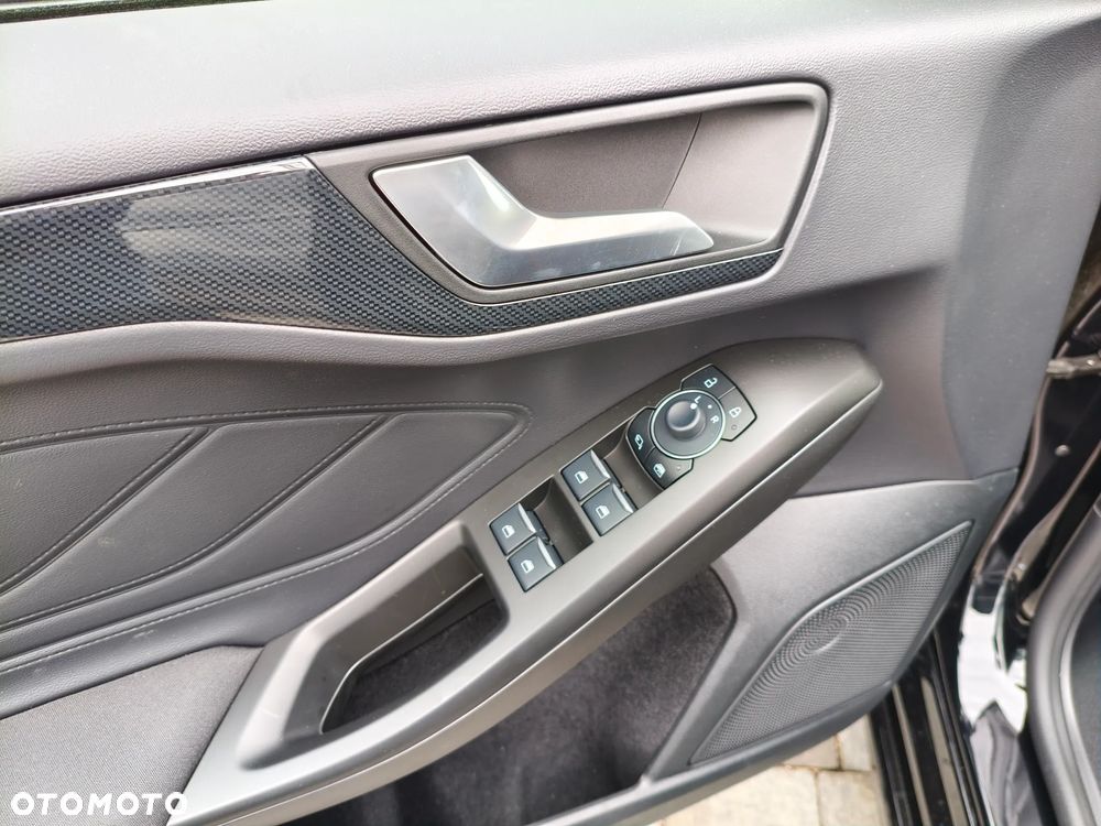 Ford Focus 1.0 EcoBoost mHEV ST-Line X - 13