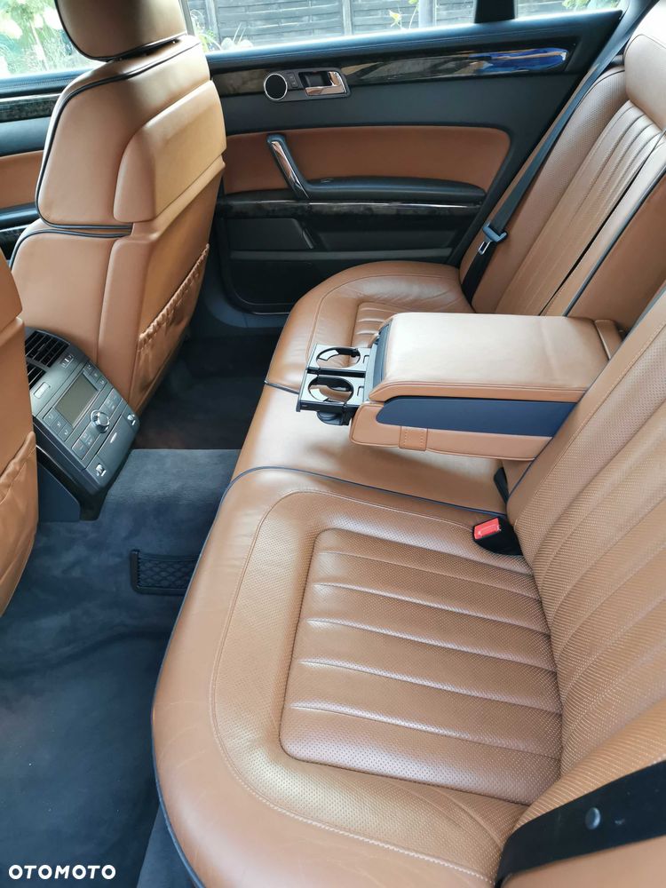Volkswagen Phaeton - 4