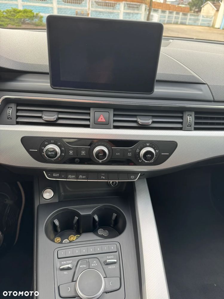 Audi A4 Limousine - 13