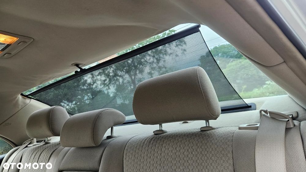 Toyota Avensis 1.8 VVT-i Sol - 9