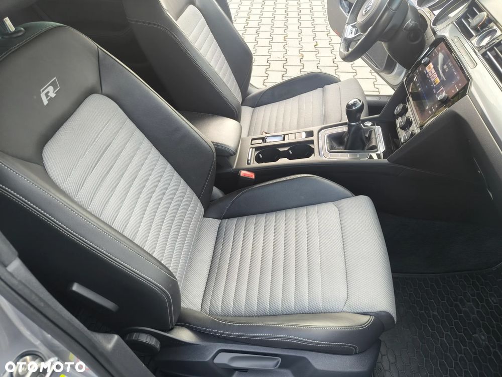 Volkswagen Passat - 23