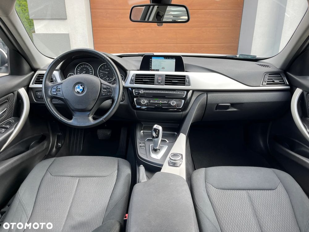 BMW Seria 3 320i GPF xDrive - 7