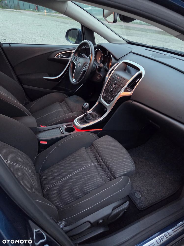 Opel Astra 1.6 Turbo Sport - 32