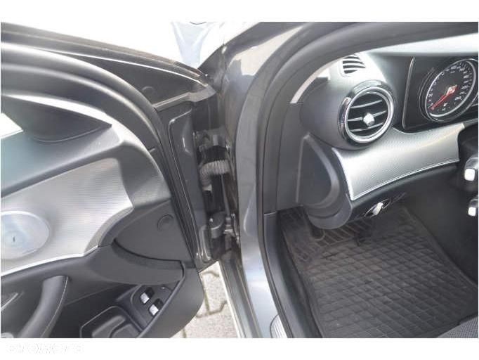 Mercedes-Benz Klasa E - 12