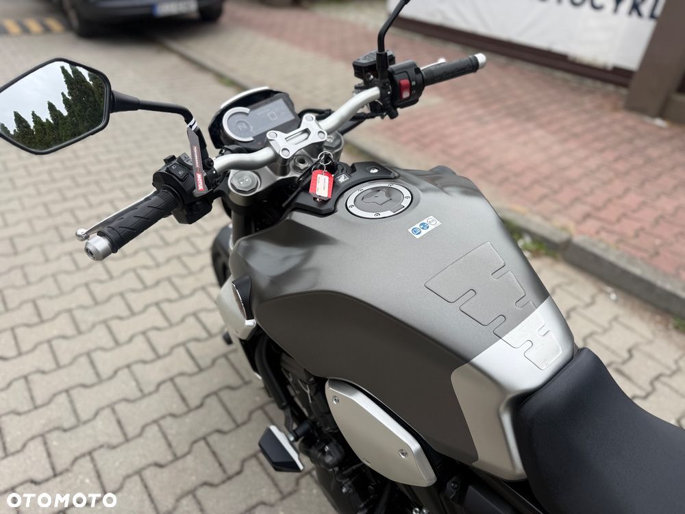 Honda CB - 25