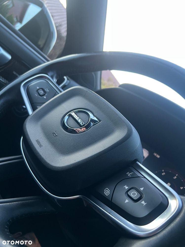 Volvo XC 40 D3 Momentum Pro - 32