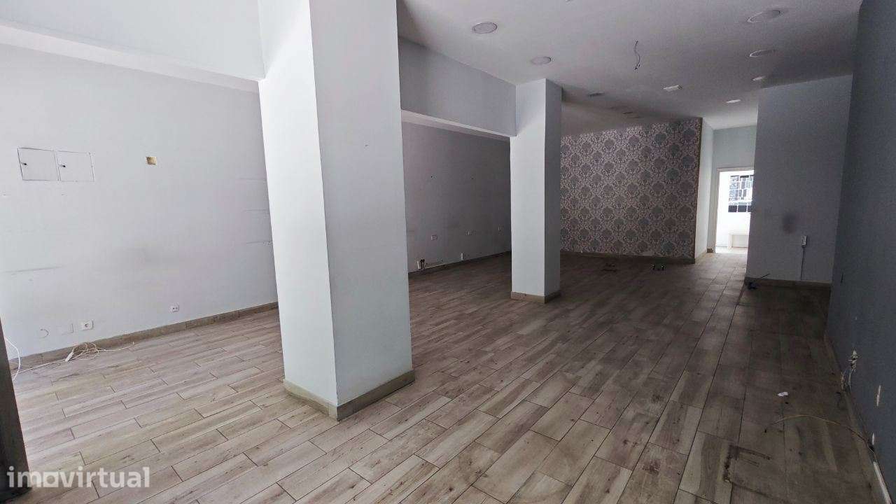 Loja / 92m2 / Rua Faria Guimarães / Porto - Grande imagem: 3/10