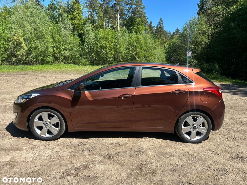 Hyundai i30 blue 1.6 CRDi YES Gold - 3