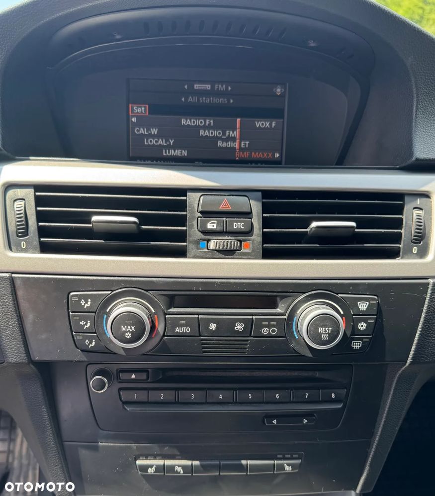 BMW Seria 3 320d DPF Touring - 28