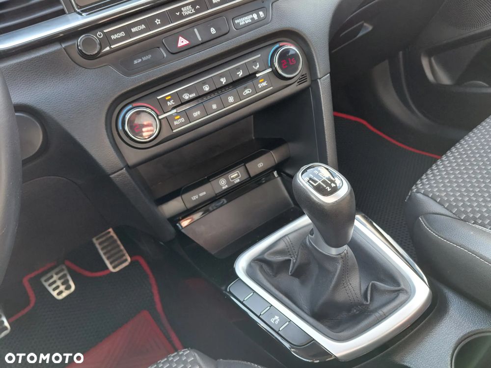 Kia Ceed 1.4 L Business Line - 17