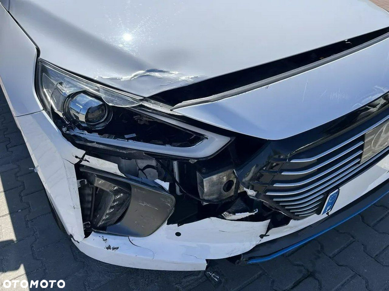 Hyundai IONIQ - 11