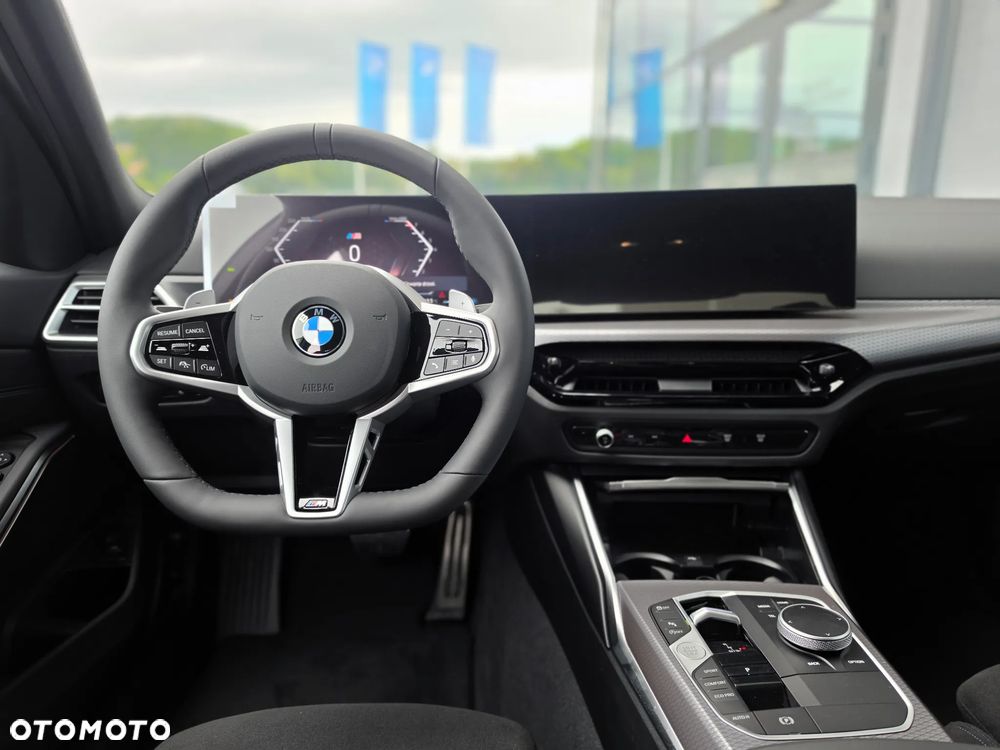 BMW Seria 3 330i xDrive M Sport sport - 30