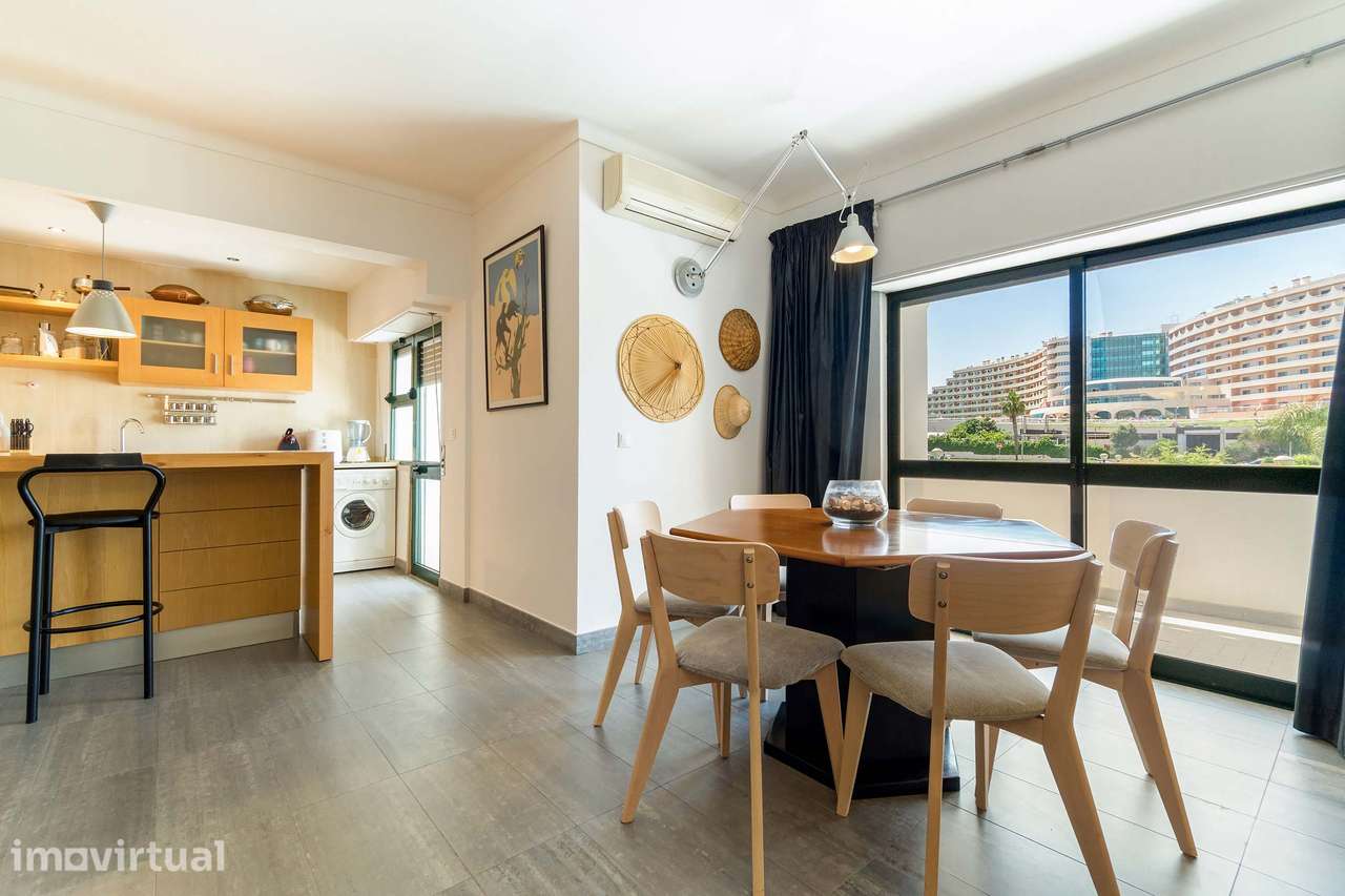 Apartamento T2 renovado em Albufeira - Grande imagem: 2/25