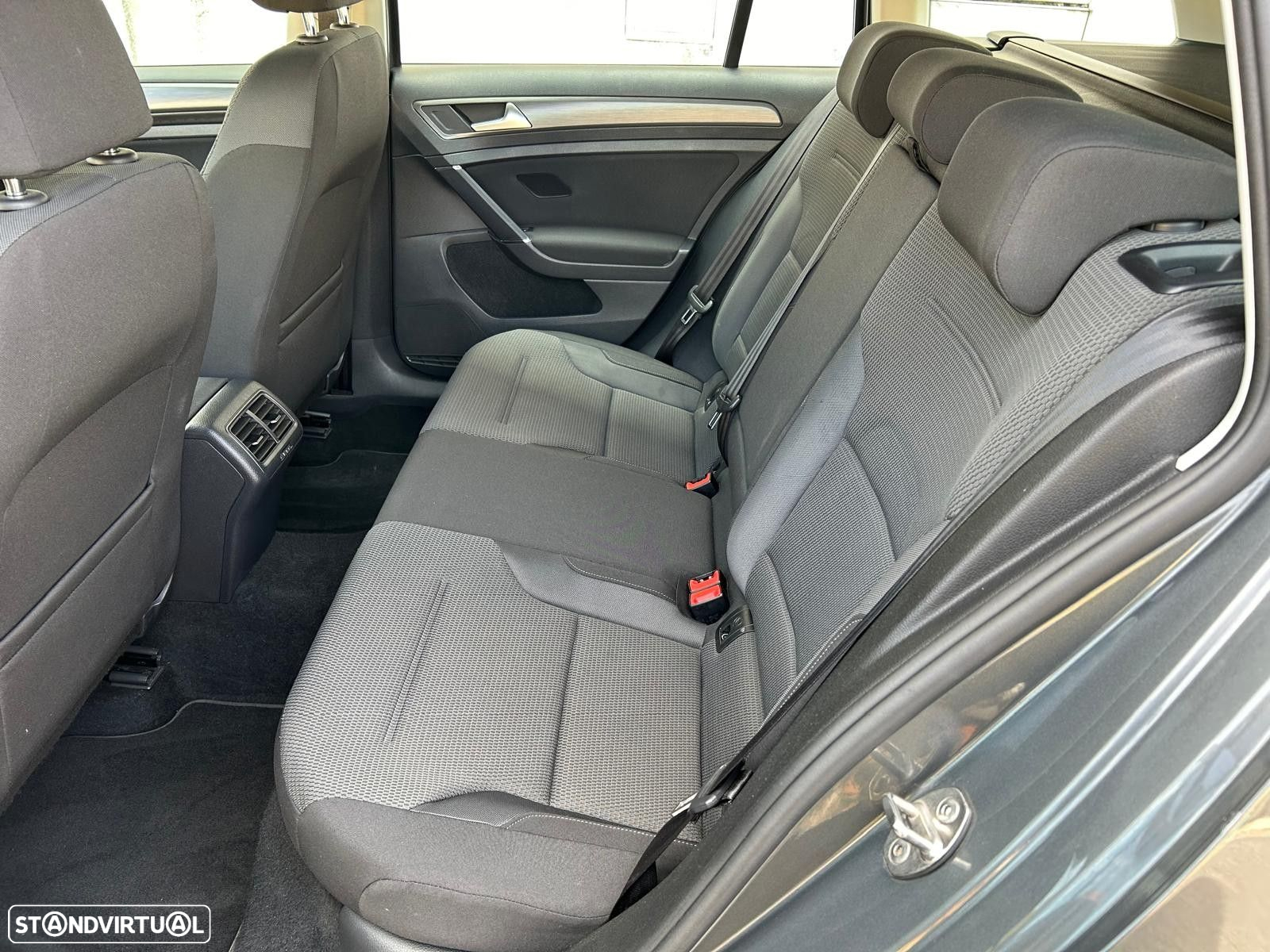 VW Golf Variant 1.6 TDi Confortline - 11