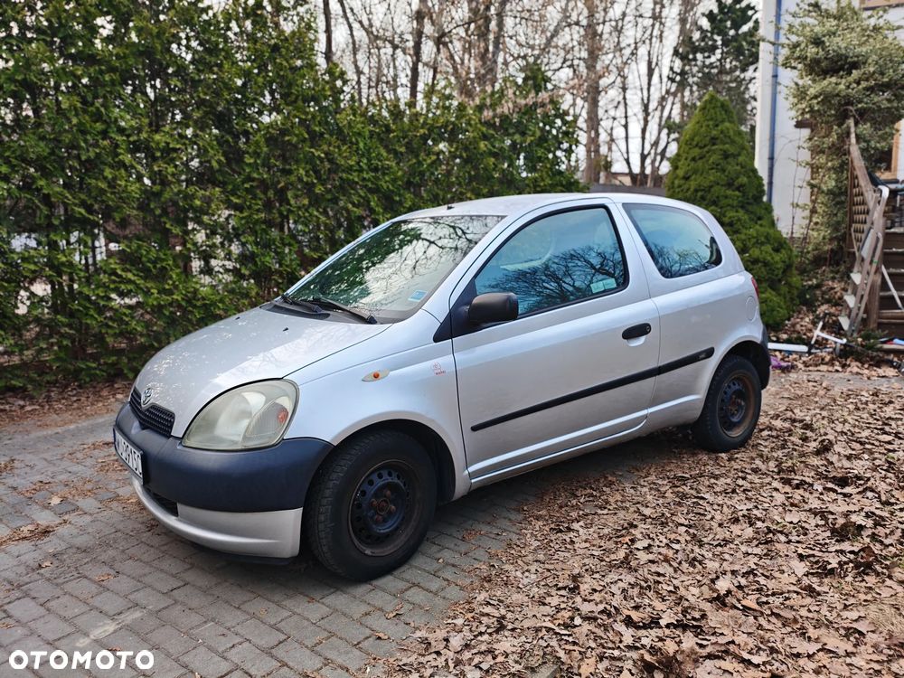Toyota Yaris 1.0 Base - 2
