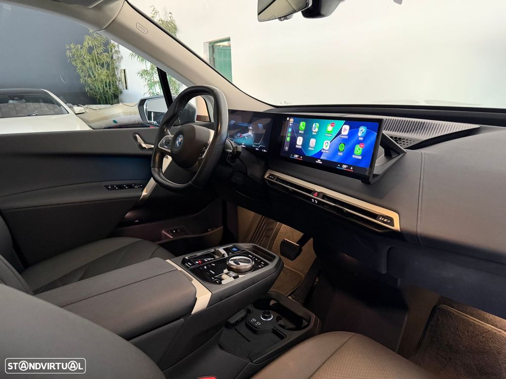 BMW iX xDrive 40 - 28