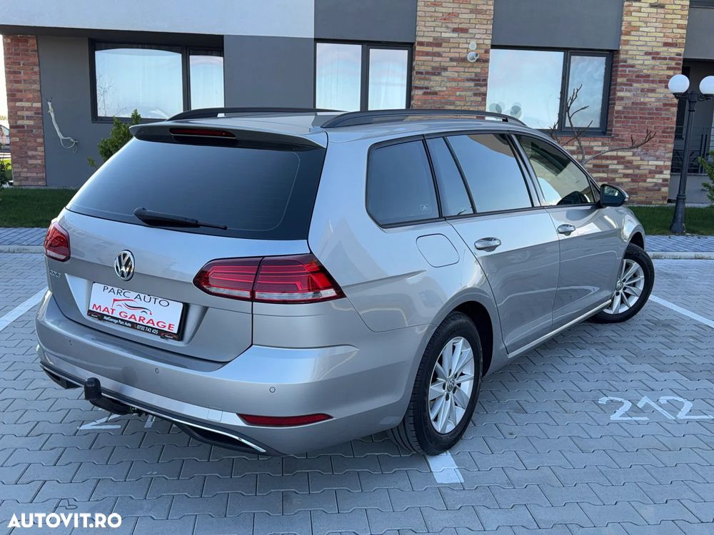 Volkswagen Golf - 4