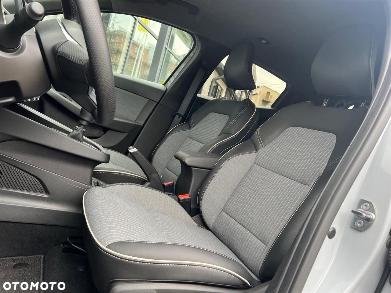 Renault Clio 1.0 TCe Techno - 9