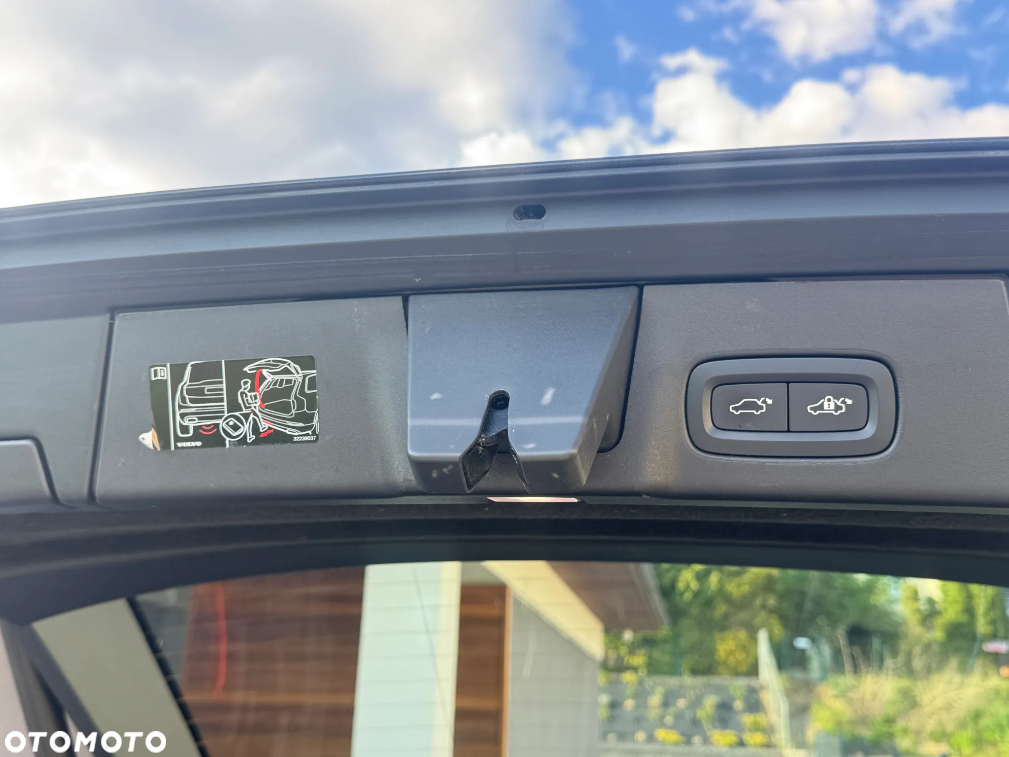 Volvo V90 T6 Plug-in Hybrid AWD Ultra Dark - 19