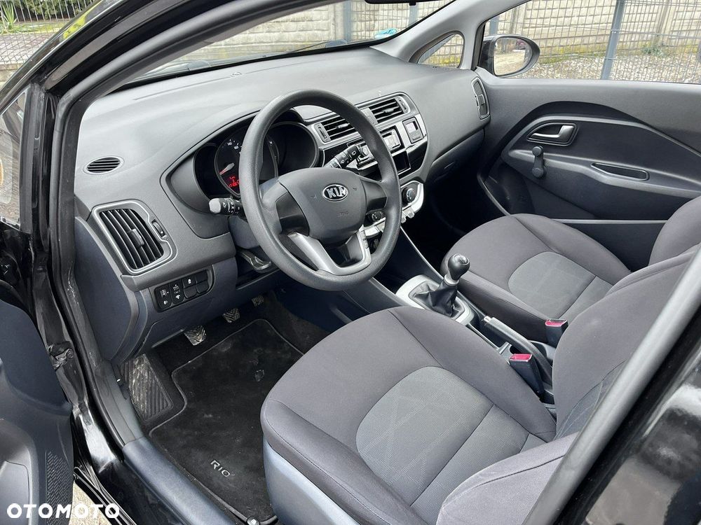 Kia Rio - 18