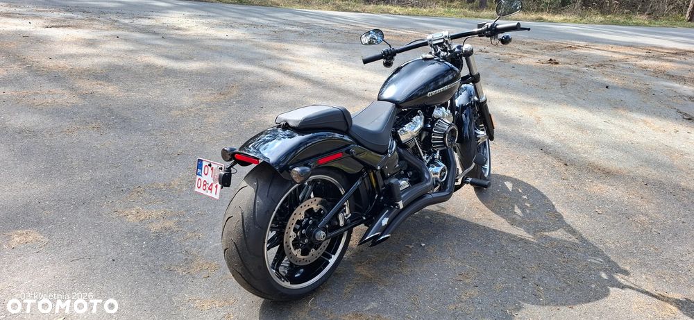 Harley-Davidson Softail Breakout - 7