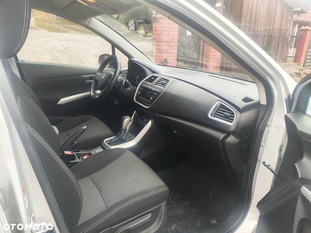 Suzuki SX4 S-Cross 1.6 VVT CVT 4x4 Comfort - 16