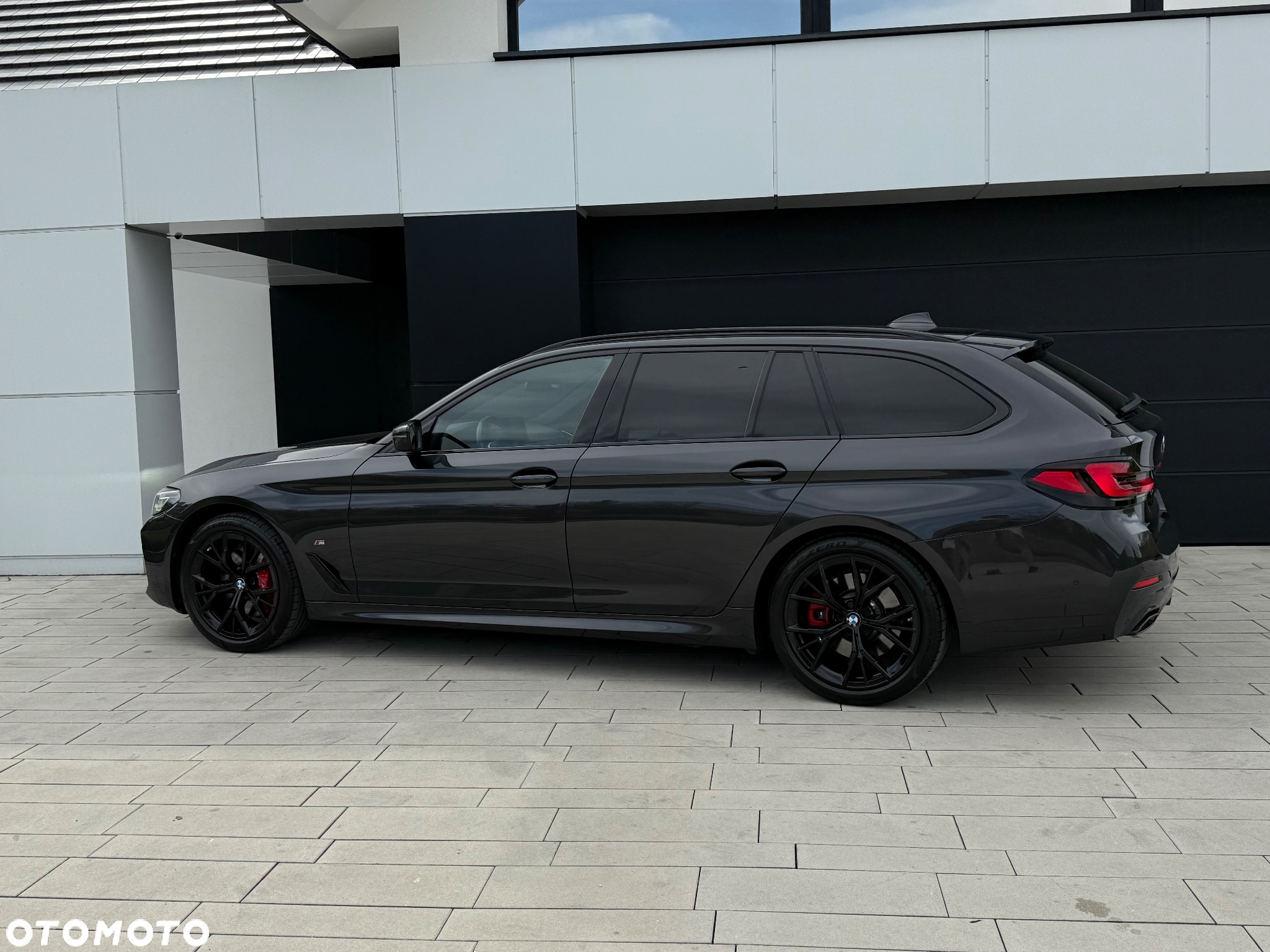 BMW Seria 5 520d xDrive Touring M Sport Edition - 17