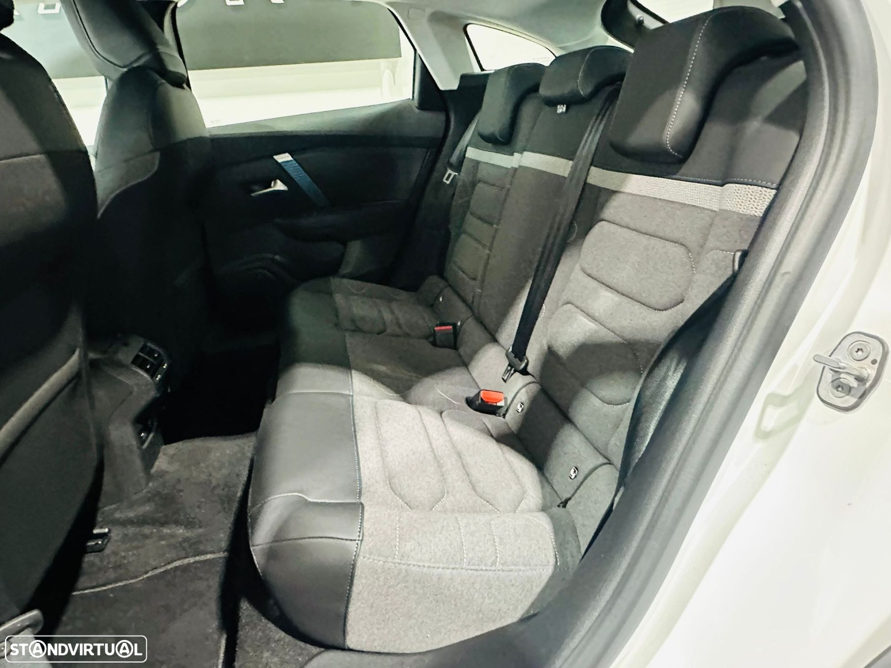 Citroën e-C4 50 kWh Feel - 28