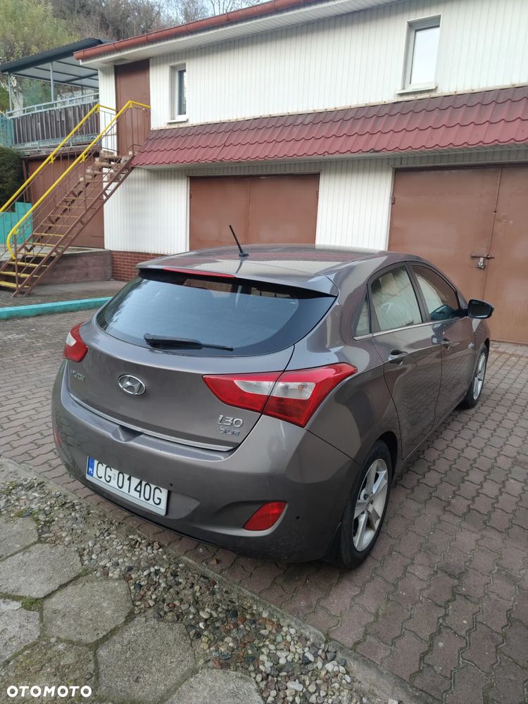 Hyundai i30 blue 1.6 CRDi Trend - 6