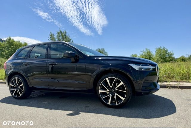 Volvo XC 60 T5 Momentum Pro - 1