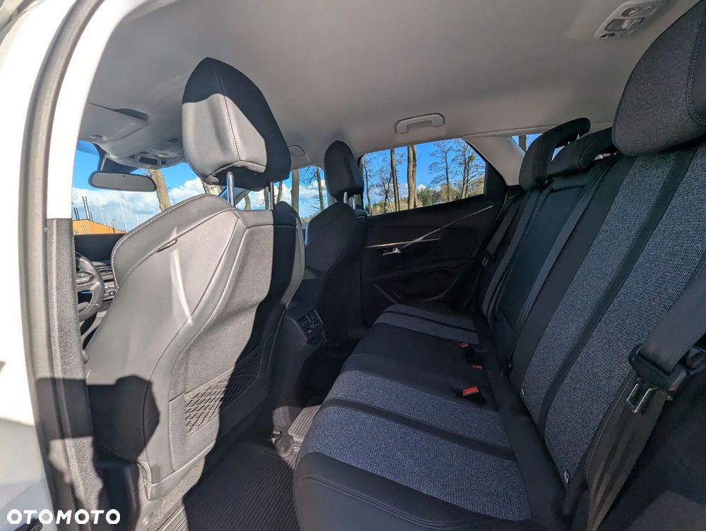 Peugeot 3008 1.2 PureTech Allure S&S - 7