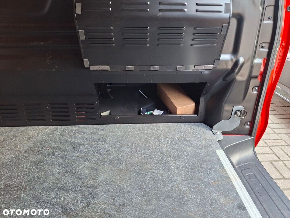 Volkswagen Transporter - 18