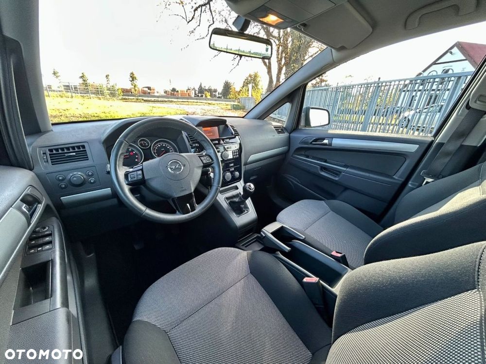 Opel Zafira - 11