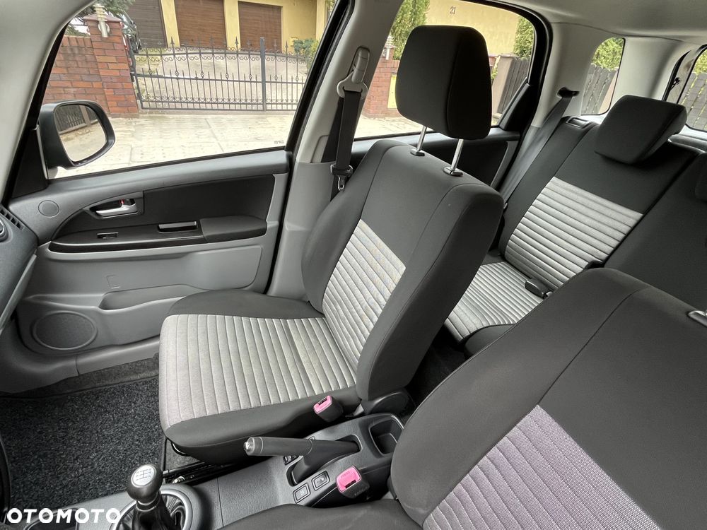 Suzuki SX4 Classic 1.6 VVT 4x4 Comfort - 6