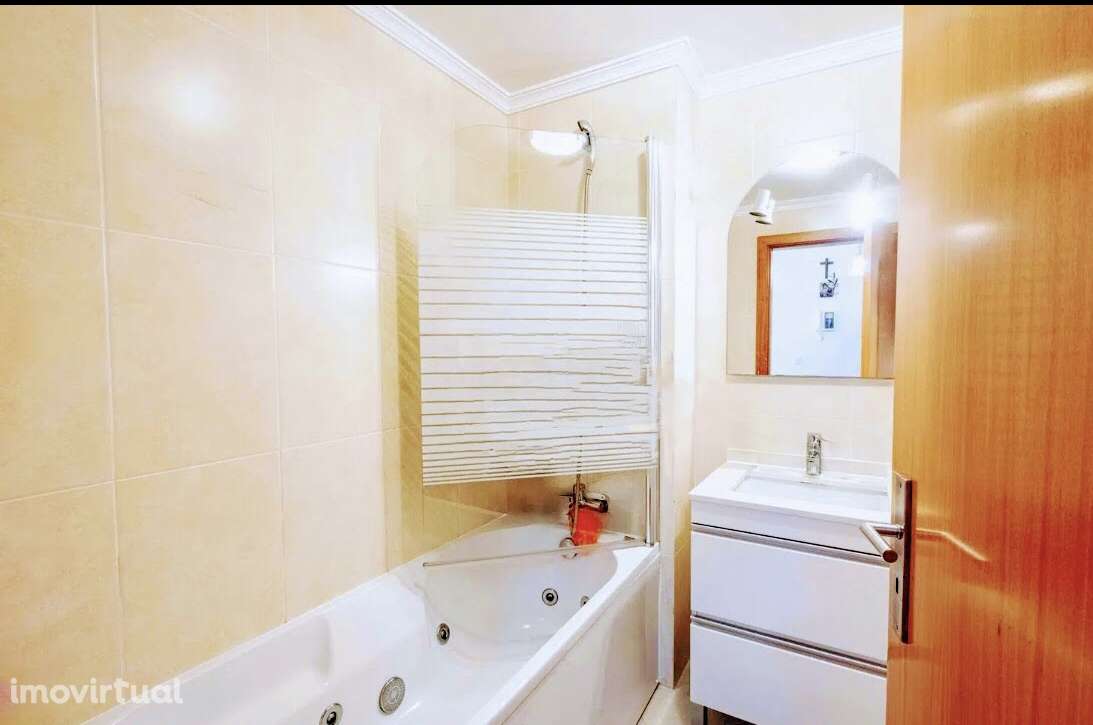 Apartamento T2 no centro em Santa Cruz com e áreas generosas , praias - Grande imagem: 5/15