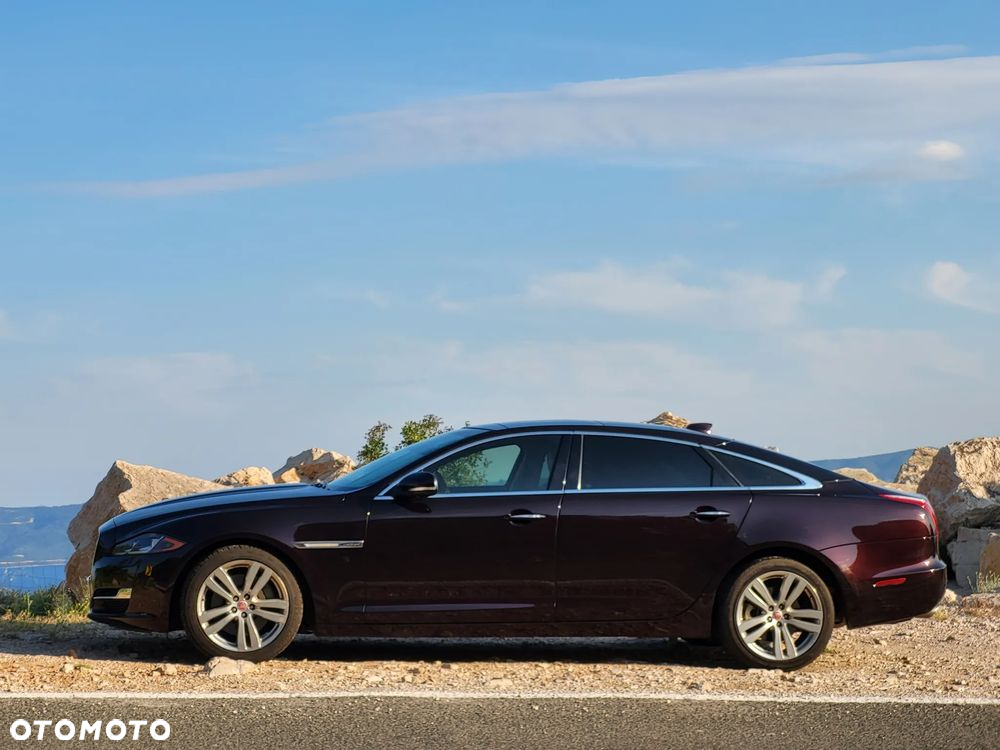 Jaguar XJ 3.0 T LWB Portfolio - 9