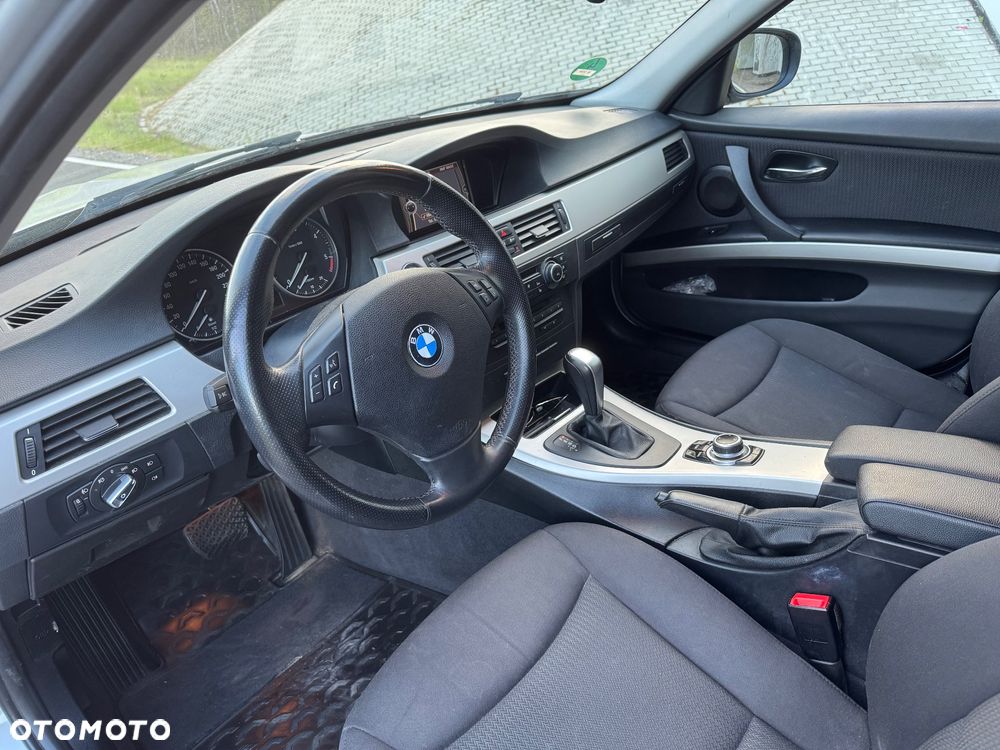 BMW Seria 3 320d DPF Edition Exclusive - 21