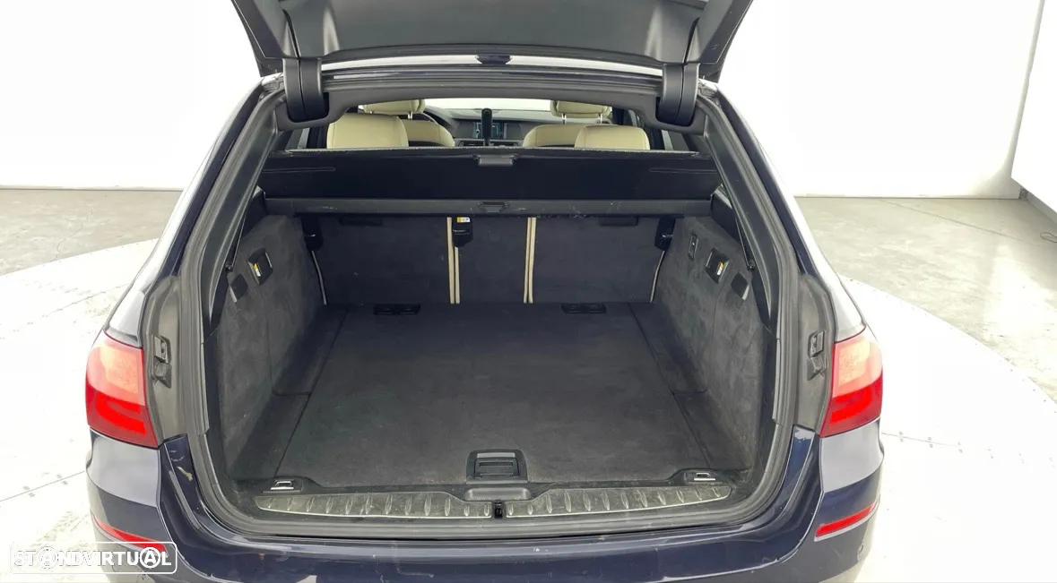 BMW 520 d Exclusive Auto 129g - 17