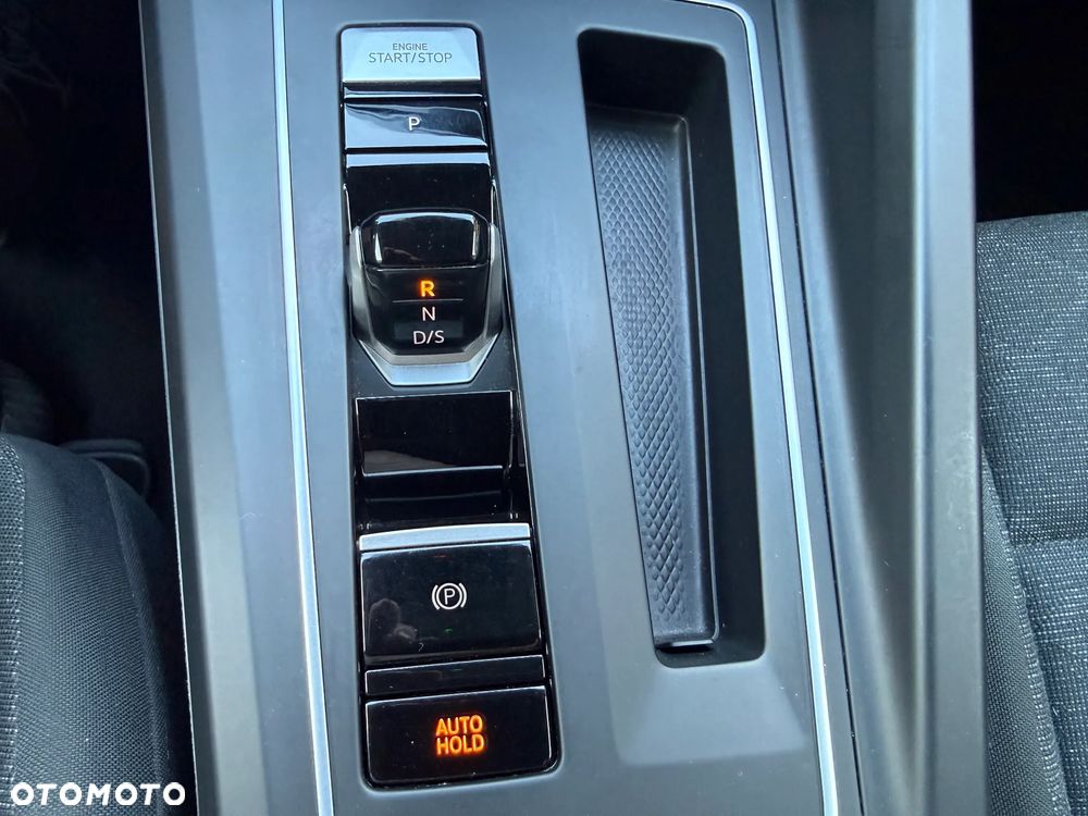 Volkswagen Golf 1.5 eTSI Life DSG - 18