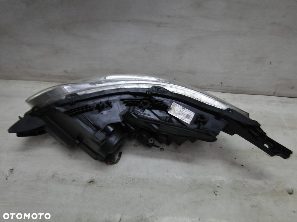 PEUGEOT 2008 I LAMPA PRAWA PRZÓD PRZEDNIA EUROPA - 8