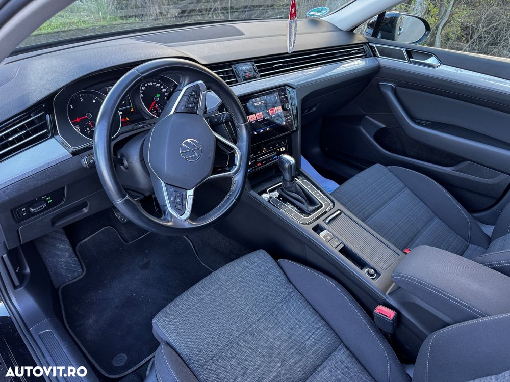 Volkswagen Passat 2.0 TDI SCR DSG Conceptline - 20
