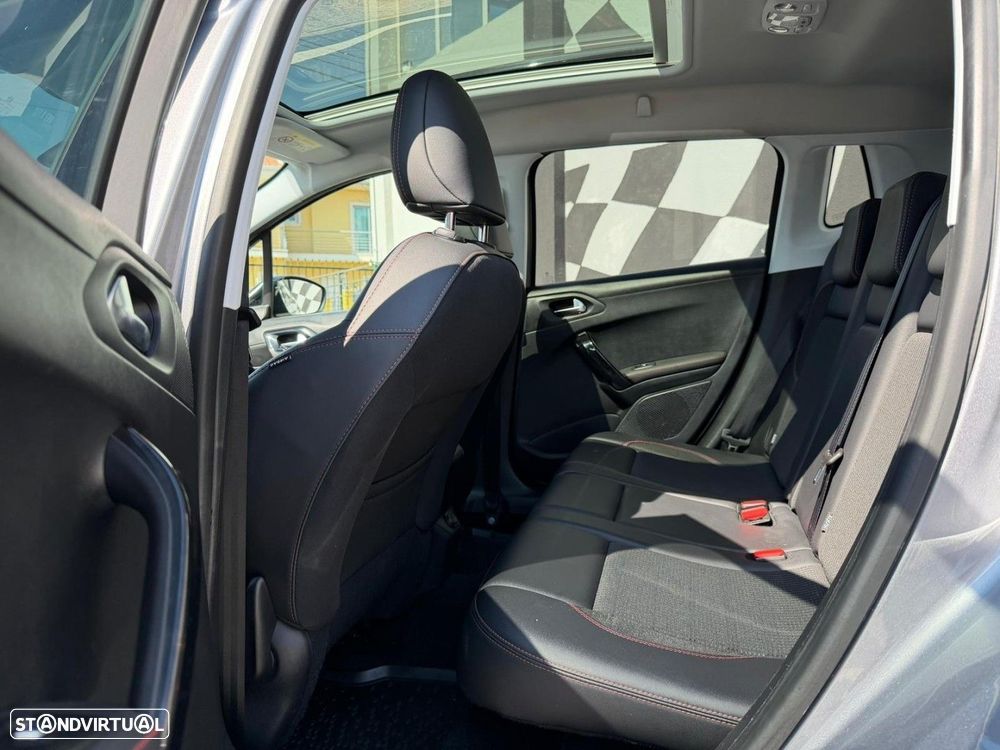 Peugeot 2008 PureTech 110 Stop&Start EAT6 GT-Line Edition - 8