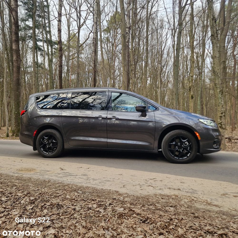 Chrysler Pacifica - 17