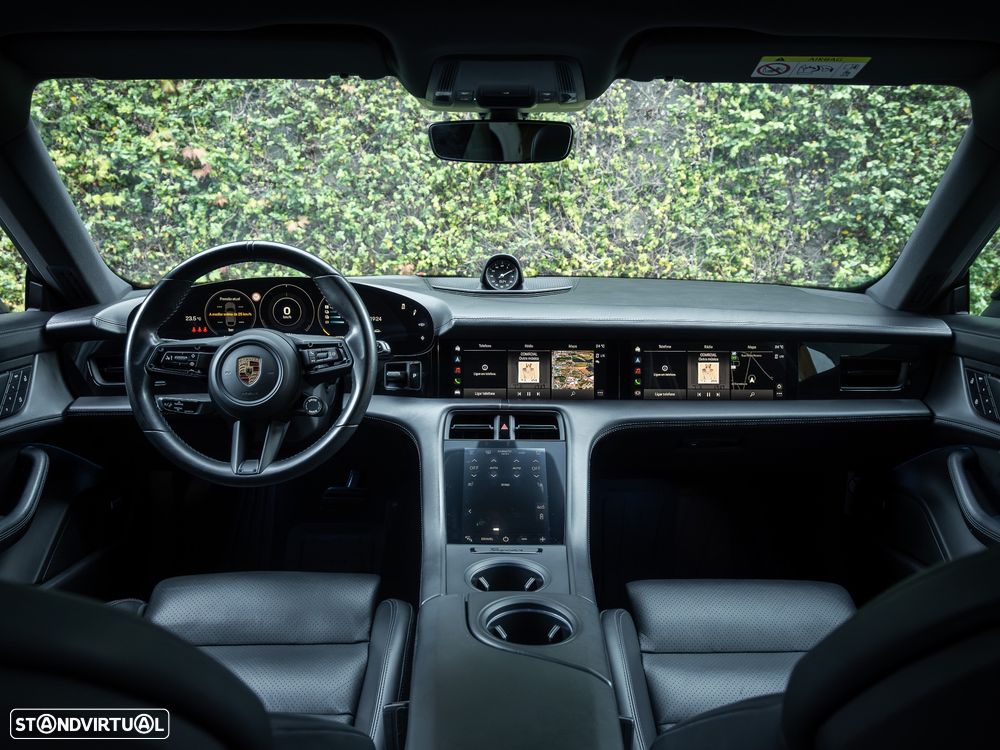 Porsche Taycan Cross Turismo 4S - 29